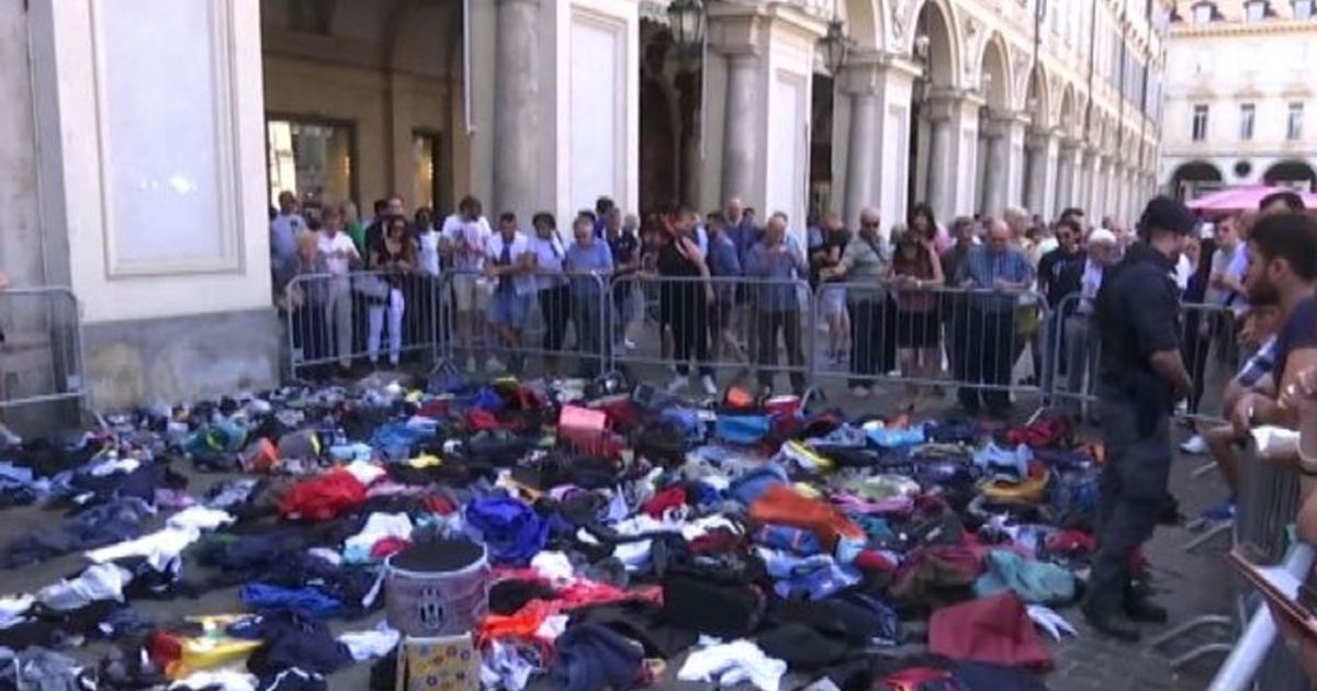 Folla in preda al panico a Torino: quel che resta a terra