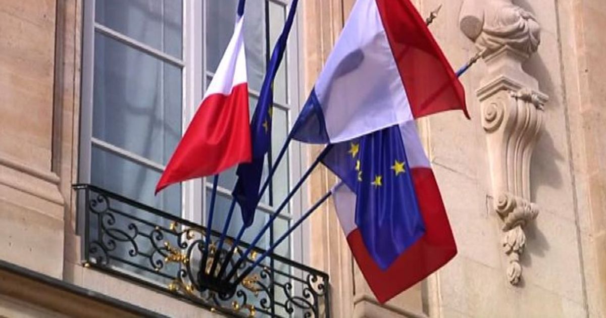 Macron presiede vertice sicurezza dopo l’aggressione a Notre Dame