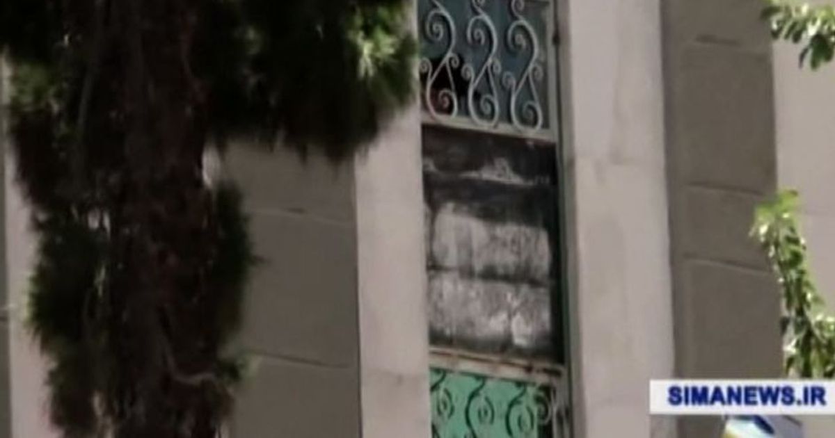 Isis rivendica attacchi terroristici a Teheran: almeno 9 i morti