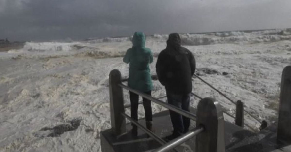 Sudafrica, violenta burrasca a Cape Town, almeno 8 morti