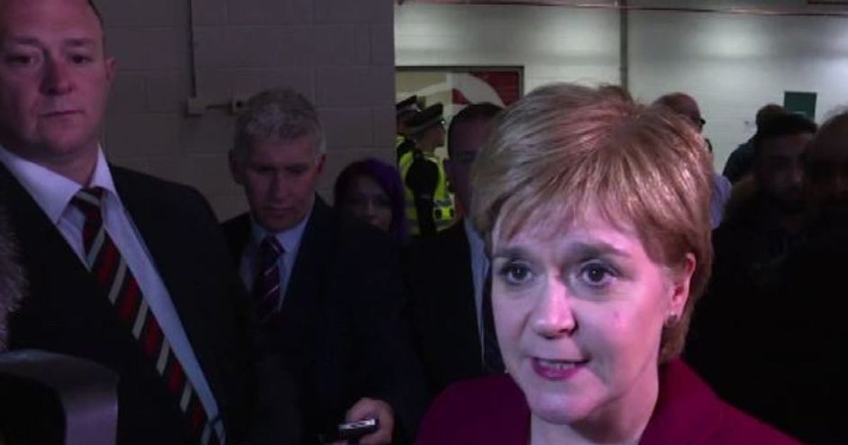 Elezioni UK, Sturgeon: per Theresa May è un risultato disastroso