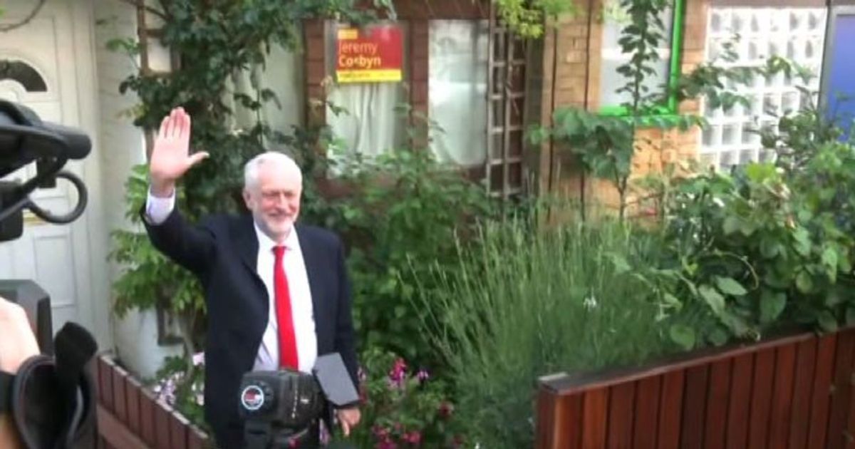 Elezioni Gb, esultano i laburisti: Theresa May ha fallito