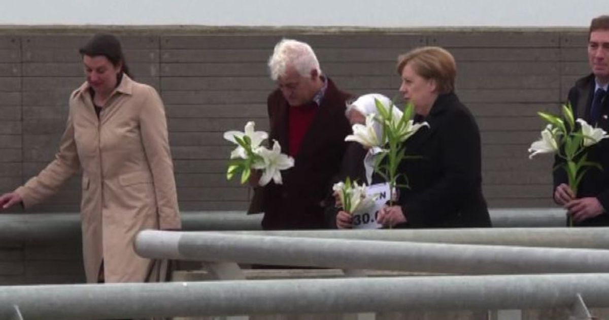 Argentina, omaggio di Angela Merkel alle vittime della dittatura