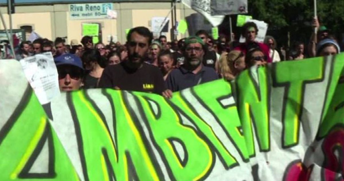 Bologna, proteste pacifiche e colorate contro il G7 dell’Ambiente