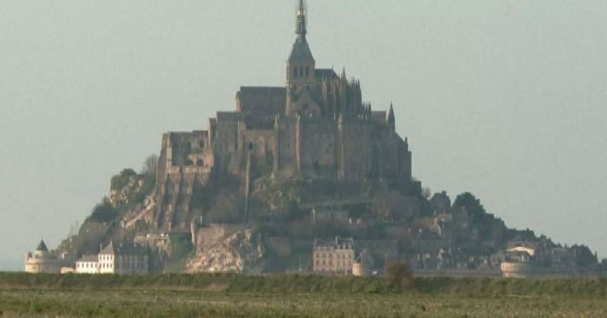 Il Mont Saint-Michel ritorna al suo abbraccio con le maree