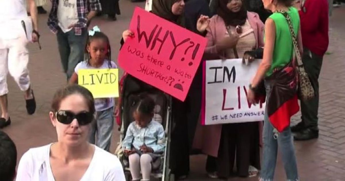 Rogo Londra, irruzione nel municipio Kensington: “Assassini”