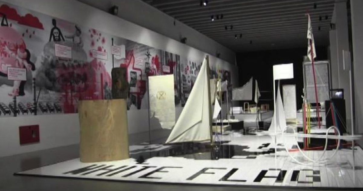 Triennale Design Museum, le bandiere bianche come nuova utopia