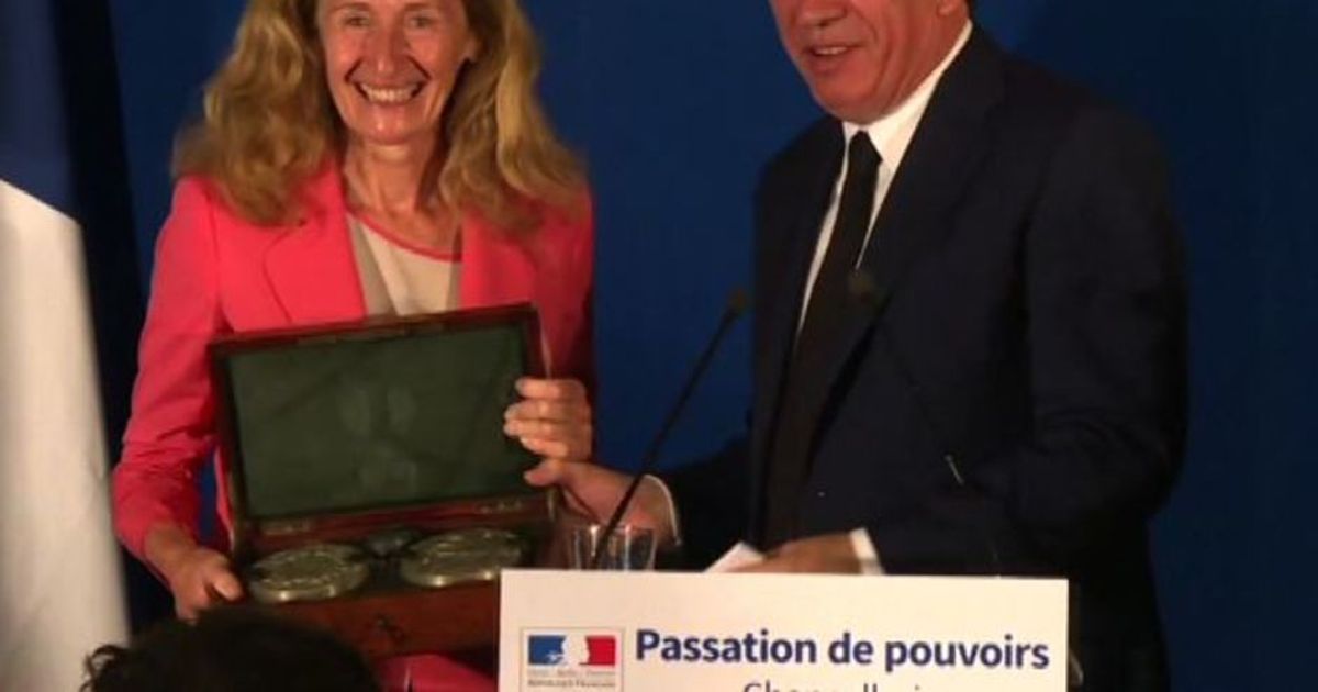 Francia, nuovo governo dopo dimissioni di alcuni ministri chiave