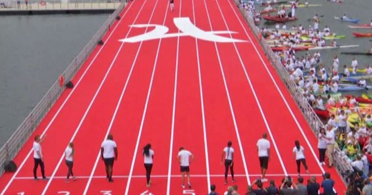 Parigi 2024, una corsa nel mezzo della Senna per l’Olimpiade