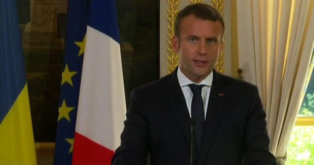 Macron ribadisce: Francia non riconoscerà annessione della Crimea