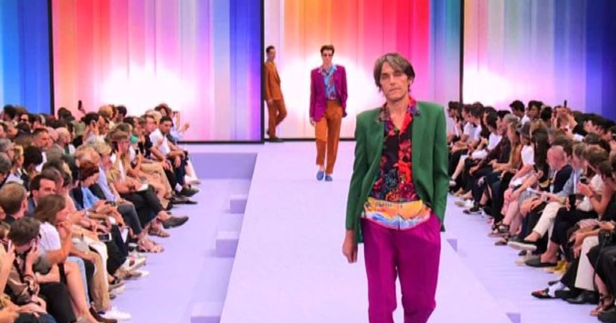 Moda Parigi, colori fluo e allegria per Sir Paul Smith