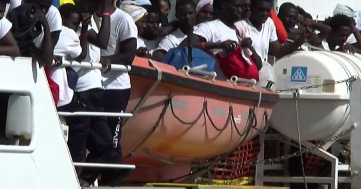 Immigrati, nei porti italiani sbarcati 4.000 in un giorno