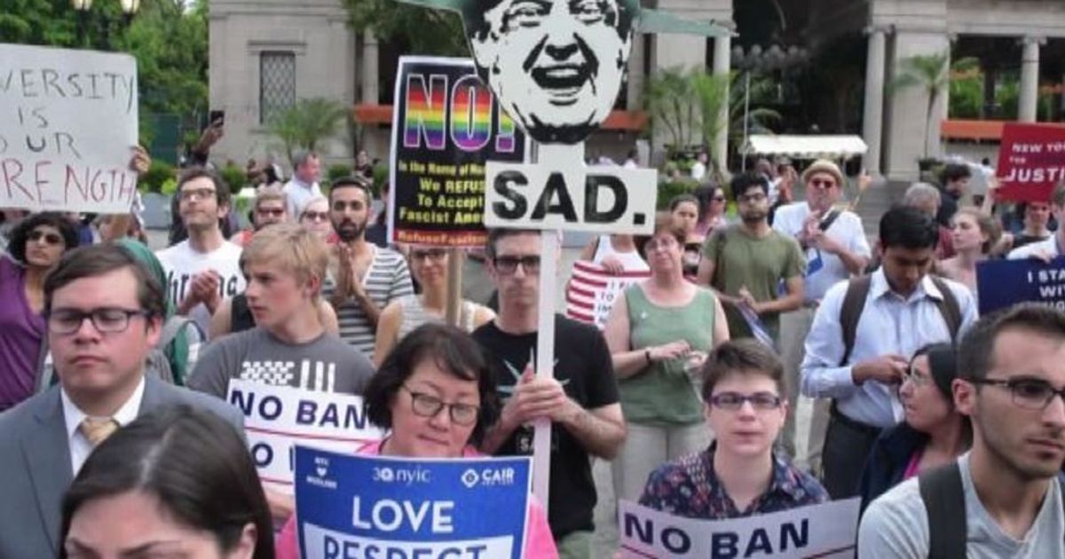 La protesta a New York contro l’entrata in vigore del muslim ban