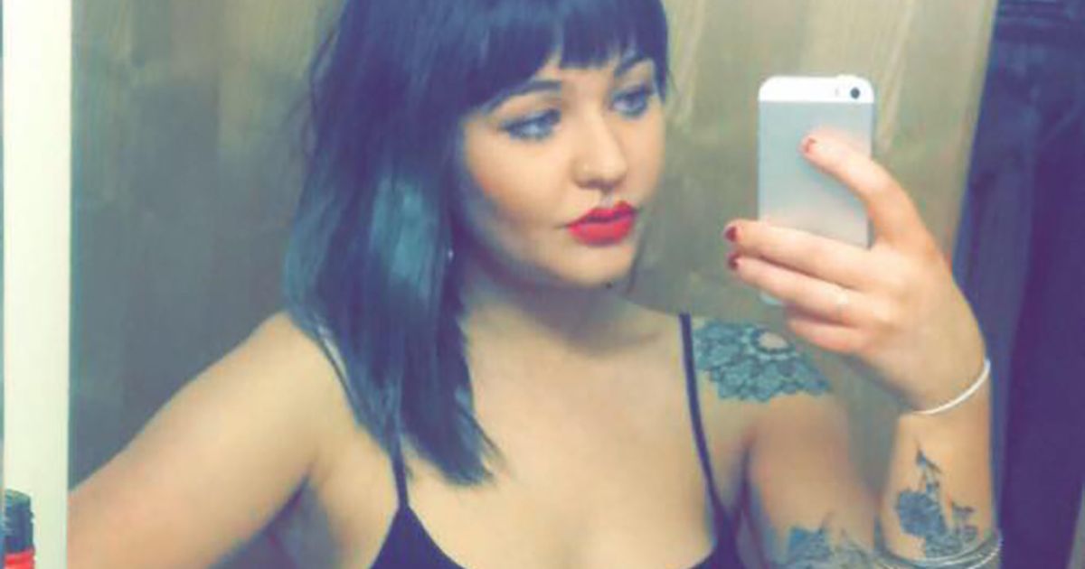 Licenziata a causa del reggiseno: la storia in un post