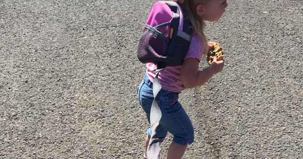 “Mia figlia la porto al guinzaglio, ecco perché!”