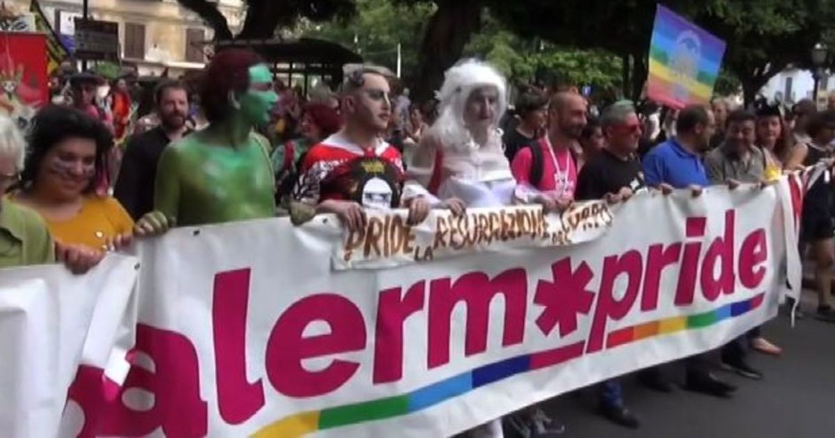 A Palermo sfila la comunità lgbt, in migliaia al Gay Pride