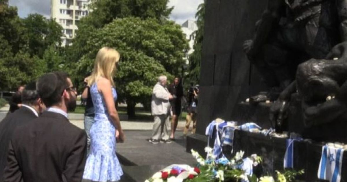Ivanka Trump visita il memoriale del ghetto di Varsavia