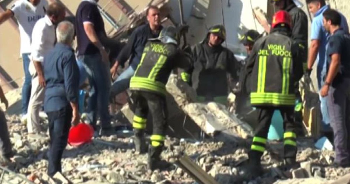 Torre Annunziata, estratti i corpi delle otto vittime del crollo