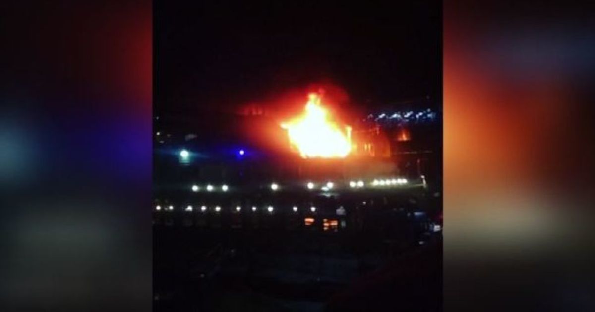 A Londra va a fuoco il Camden Lock market, nessun ferito