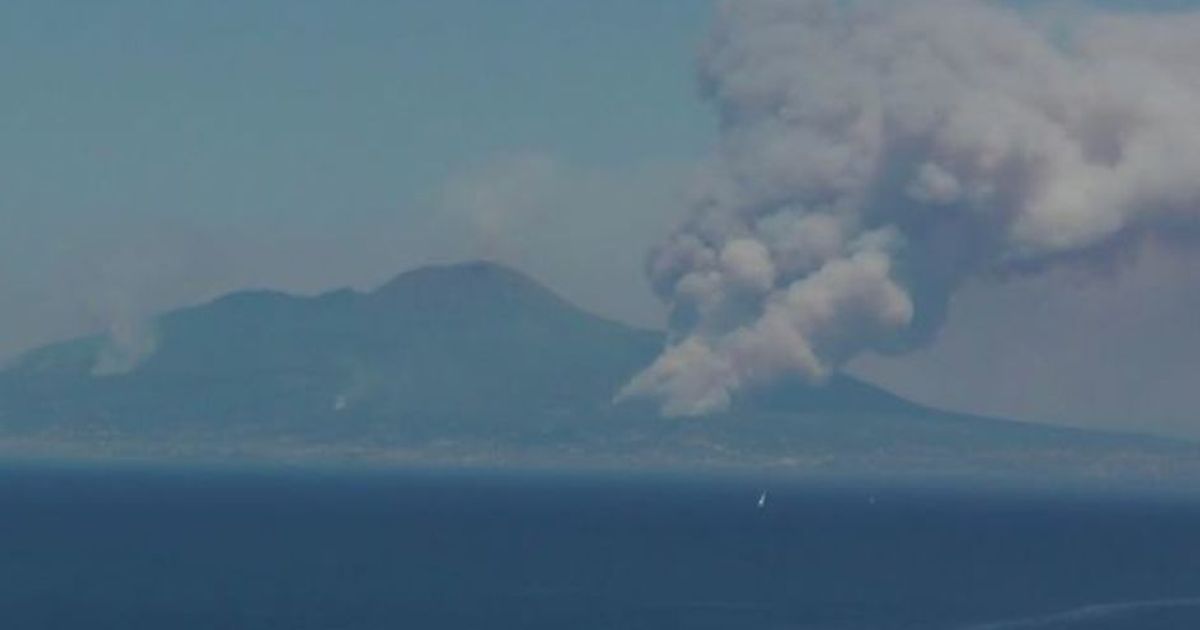 L’Italia continua a bruciare: roghi e paura in tutto il Paese