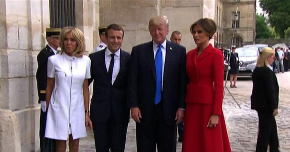 Trump arrivato all’Hotel des Invalides, accolto da Macron