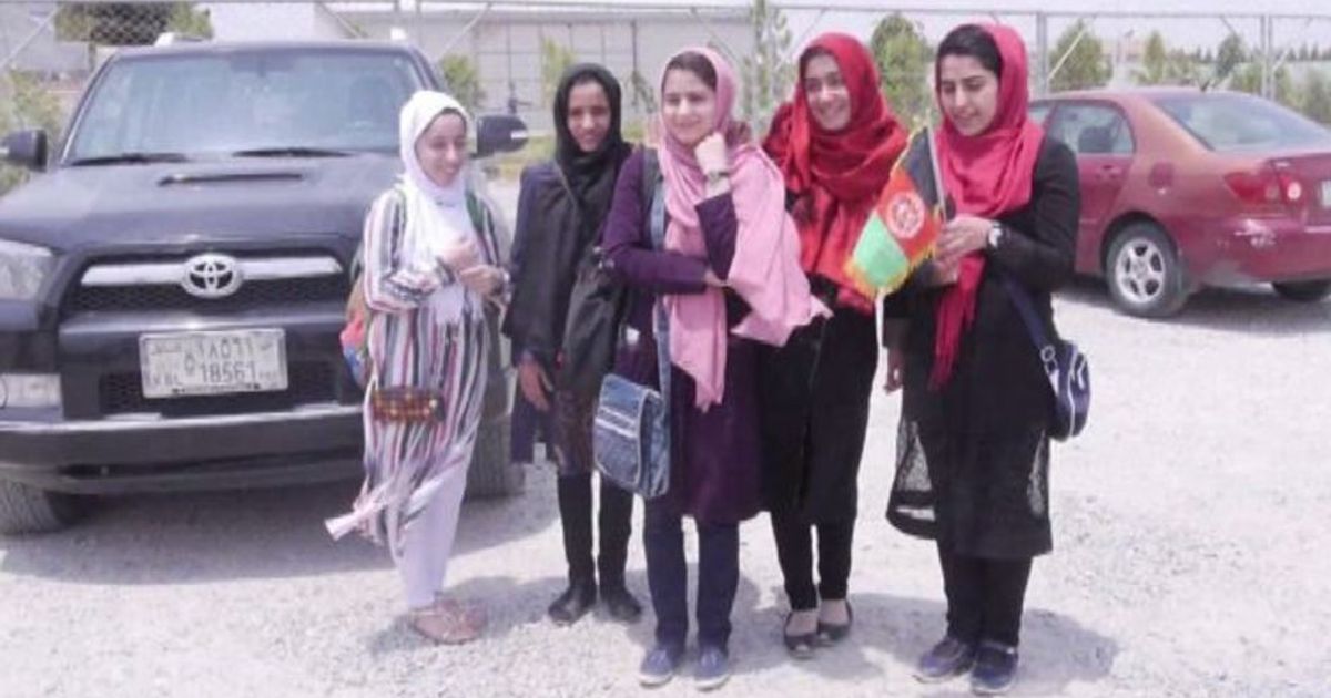 Sì al visto Usa per le ragazze afgane esperte di robot