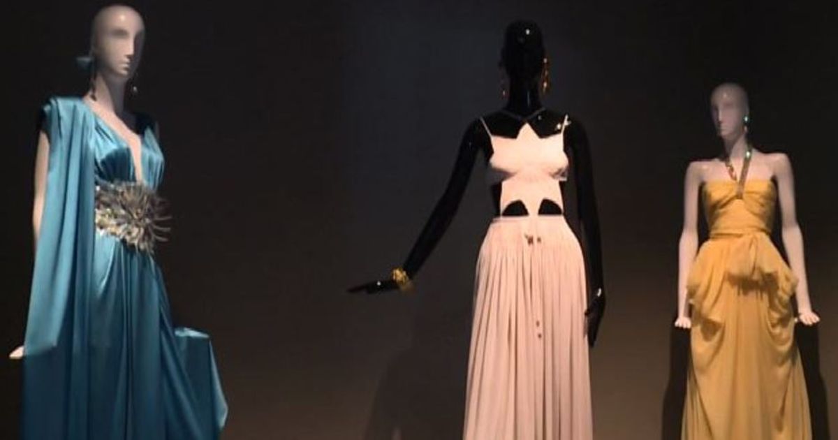 In mostra a Calais abiti e profumi del mitico Hubert de Givenchy