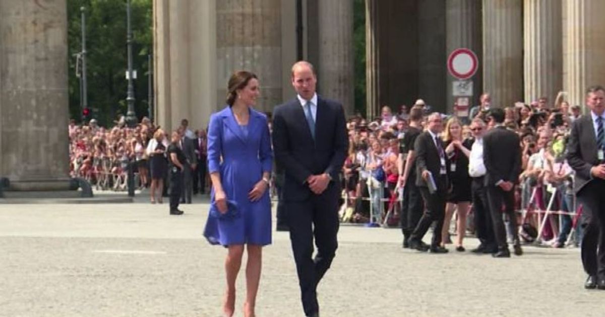 Berlino, William e Kate visitano la Porta di Brandeburgo