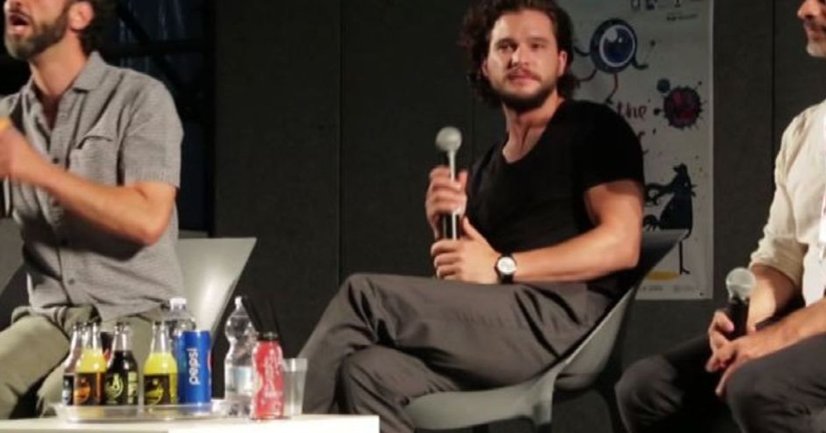 Kit Harington a Giffoni, fan intonano sigla del “Trono di Spade”
