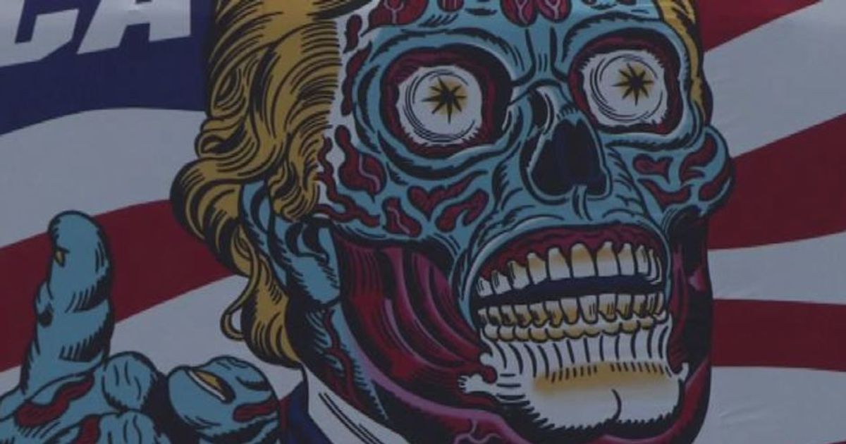 Trump come un alieno di “They live”, l’opera d’arte in Messico