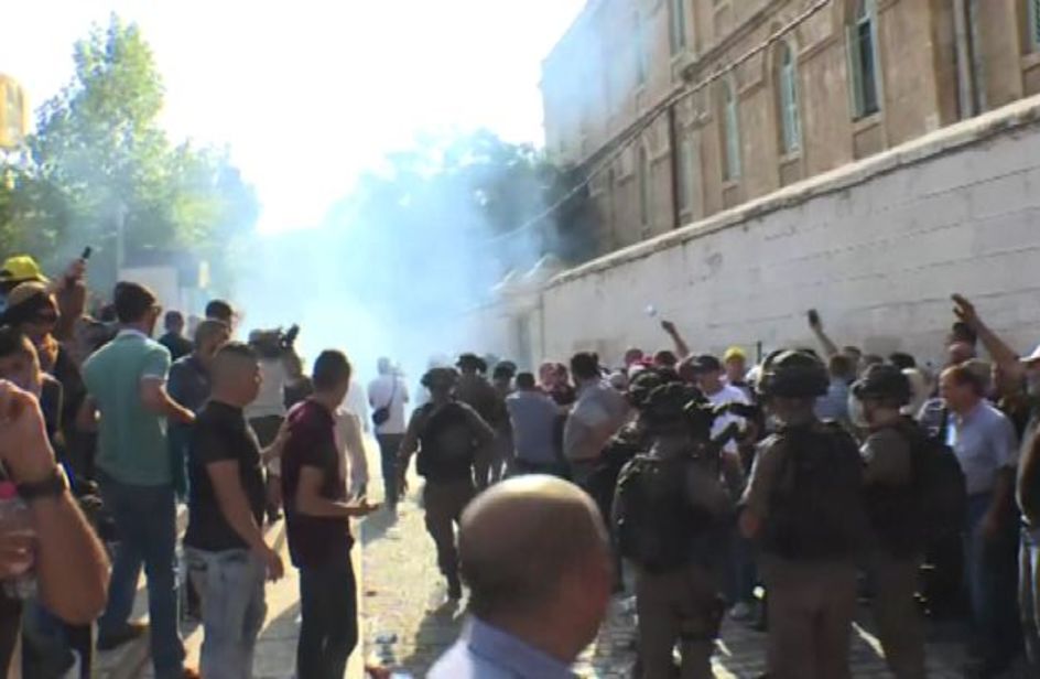 M.O., scontri tra palestinesi e polizia su Spianata Moschee