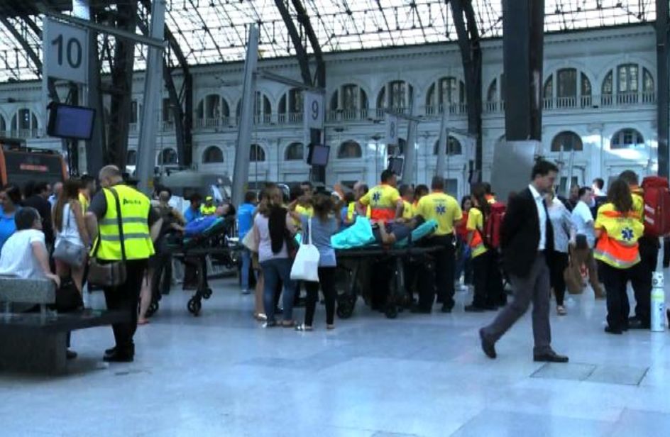 Spagna, 54 persone ferite in incidente ferroviario a Barcellona