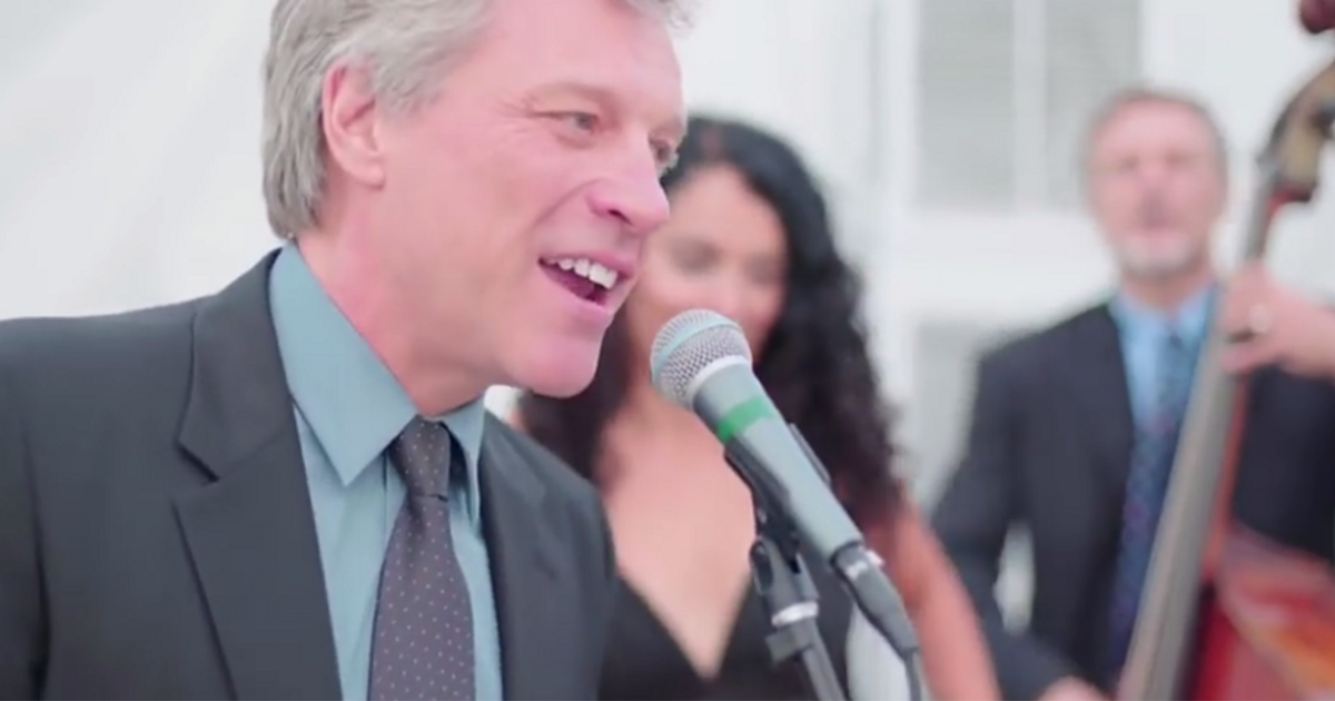 Jon Bon Jovi: canta “Livin’ On a Prayer” al matrimonio!