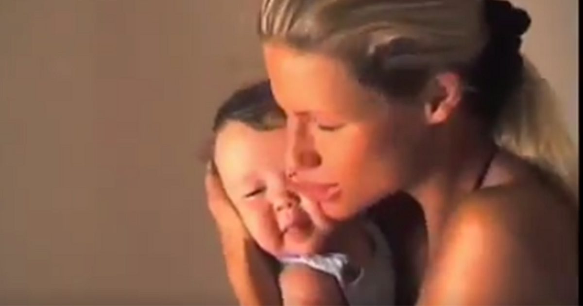 Michelle Hunziker: vent’anni dopo pubblica il video con la piccola Aurora