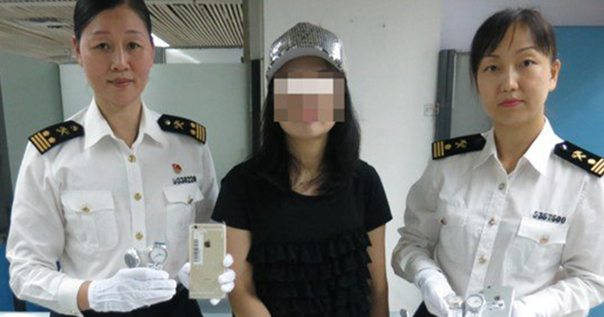 Trafficante di iPhone sorpresa dalla Polizia che diffonde le immagini della donna