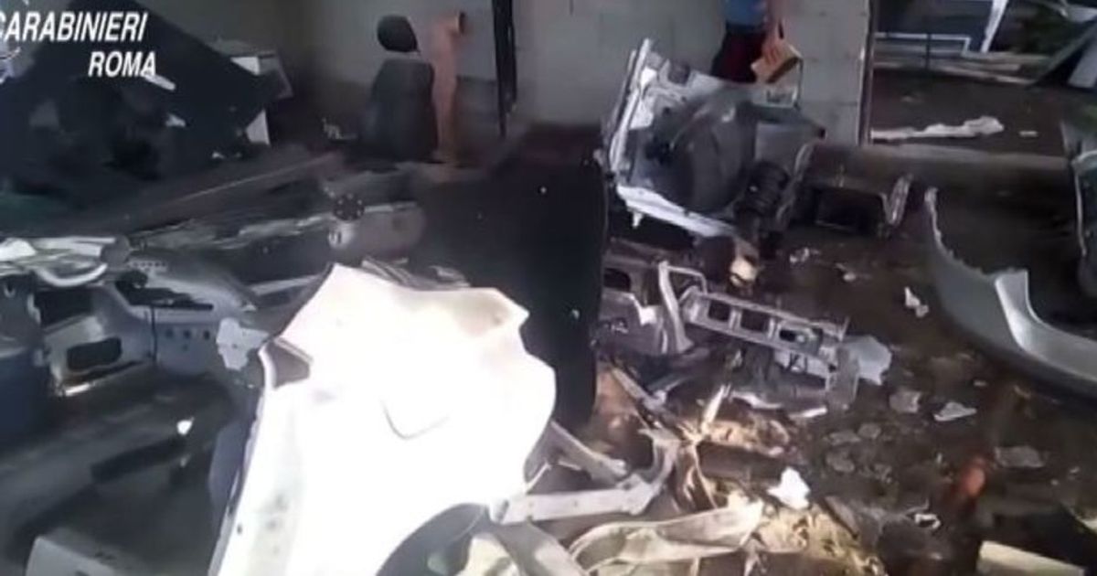 Roma rubavano auto di lusso e rivendevano i pezzi tre arresti