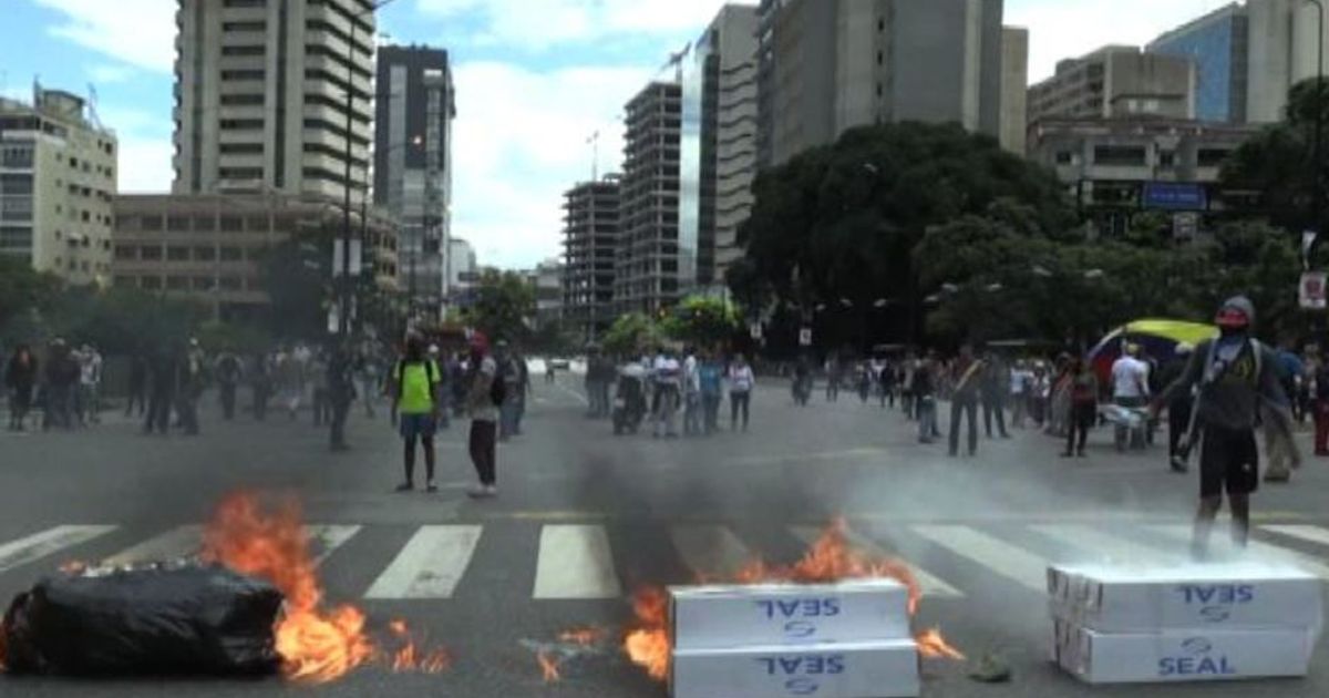 In Venezuela insediata la Costituente, caos e scontri in strada