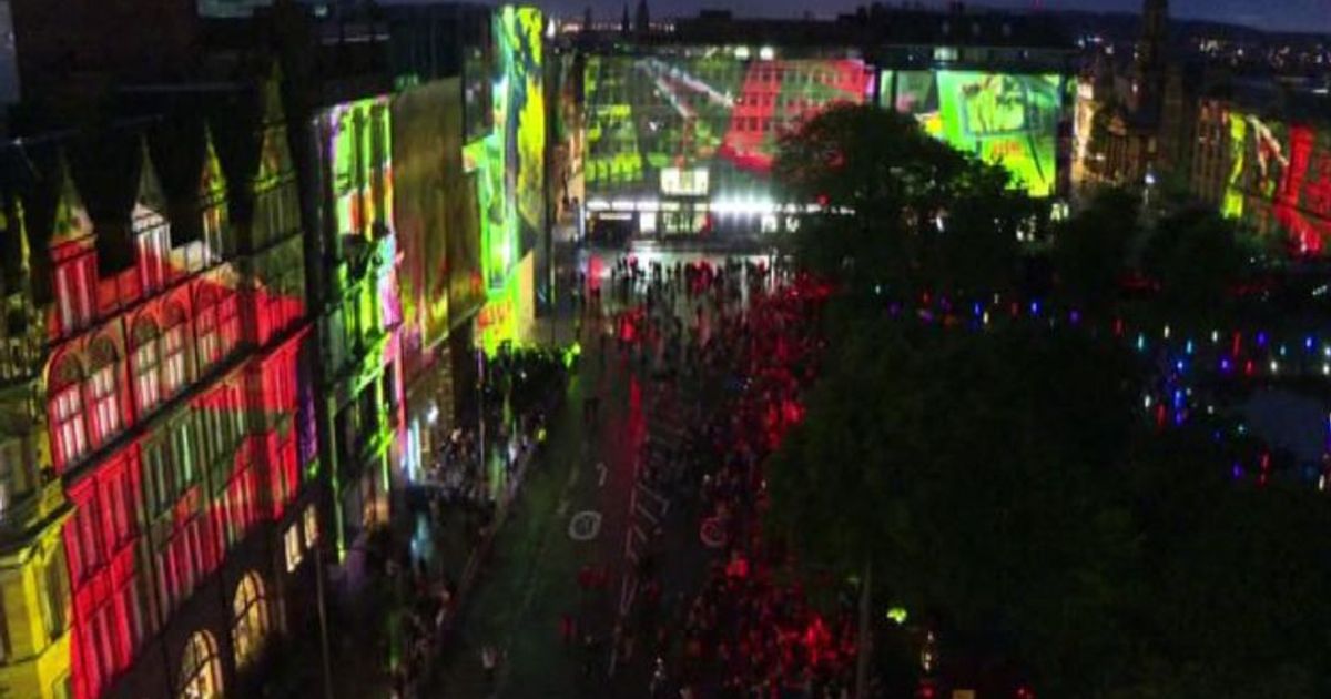 Spettacolo di luci a Edimburgo per l’International festival