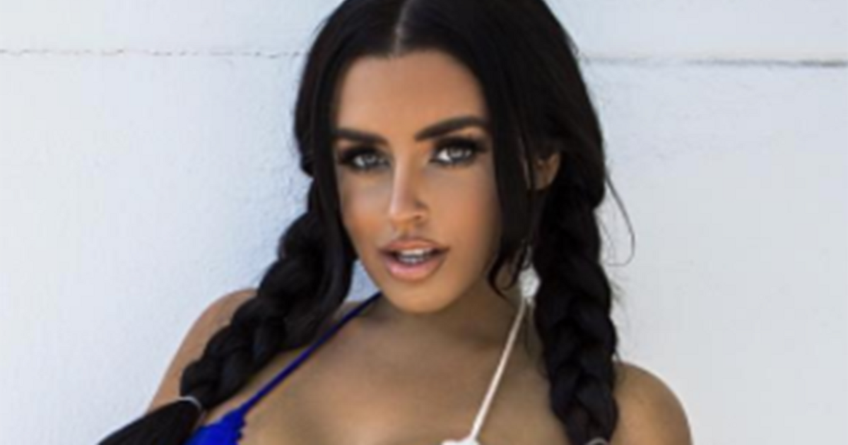 Abigail Ratchford: da barista a top model, ecco quanto guadagna solo con Instagram