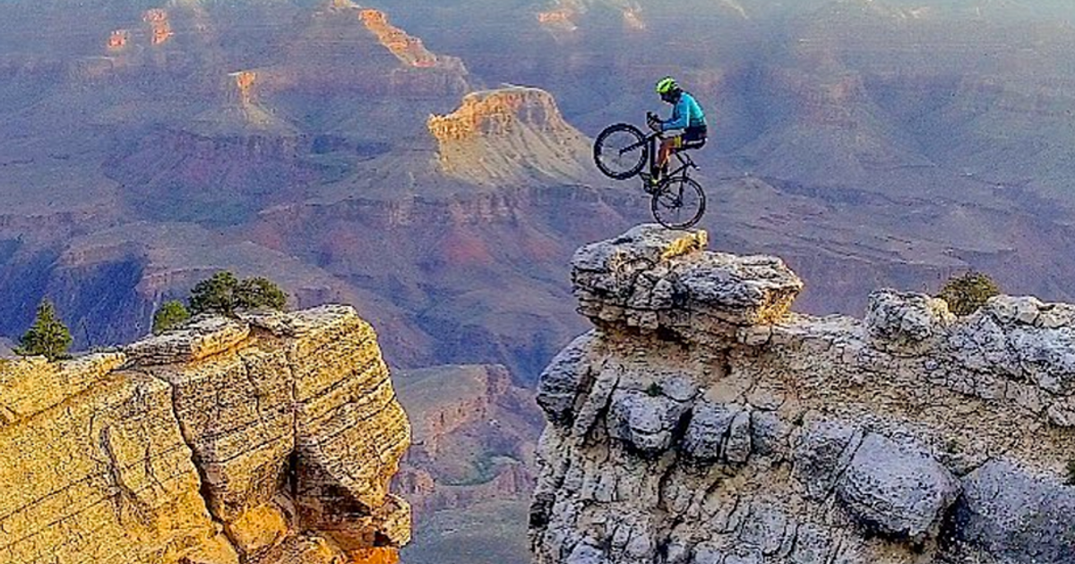 Vittorio Brumotti sfida il Grand Canyon con un’impennata che toglie il respiro
