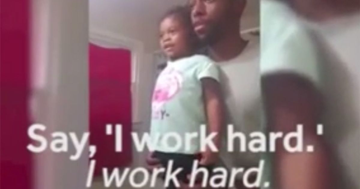 Il miglior motivatore al mondo è il papà di questa bimba