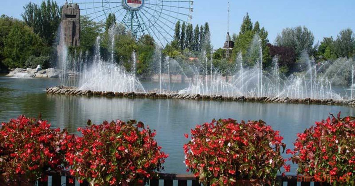 Incendio all’Eur, colonna di fumo vicino al Colosseo quadrato