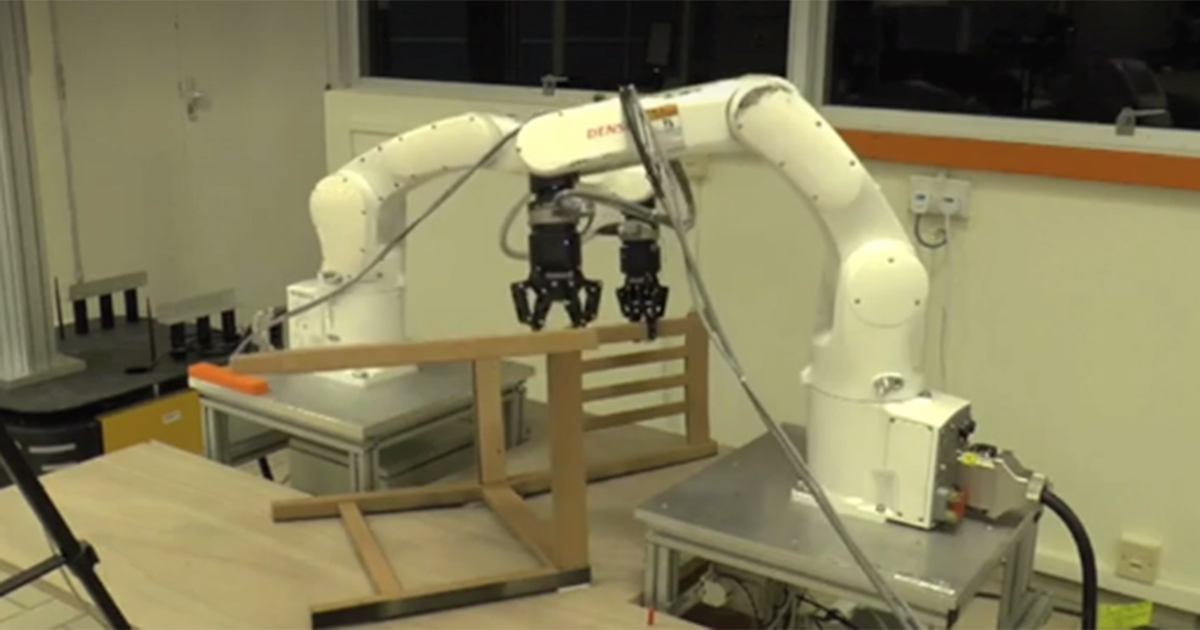 Così il robot costruisce in soli 9 minuti la sedia di Ikea