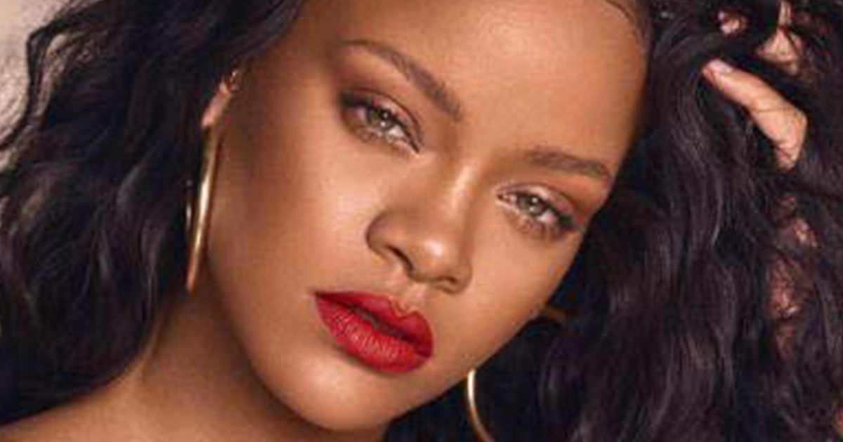 Rihanna nelle foto con i genitori è irriconoscibile