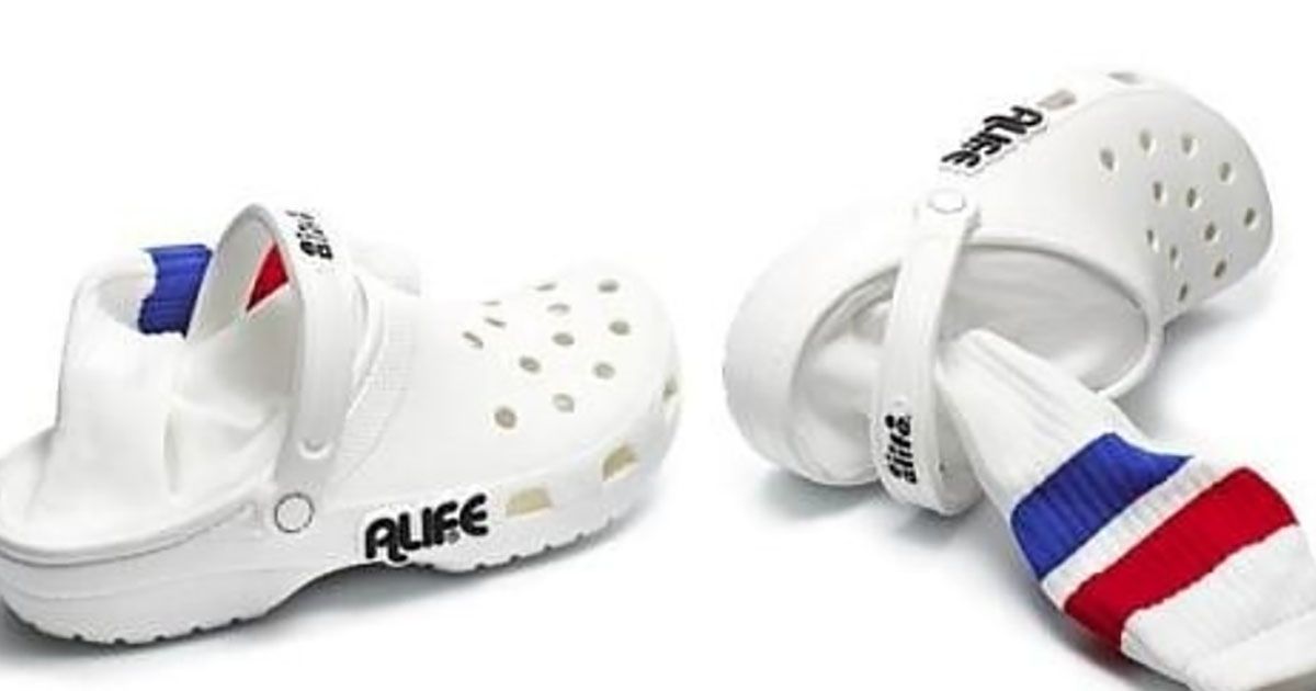 Novità Crocs: arrivano anche quelle con il calzino incorporato