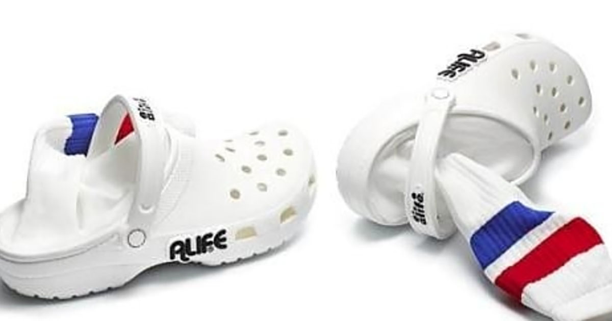 Novità Crocs: arrivano anche quelle con il calzino incorporato
