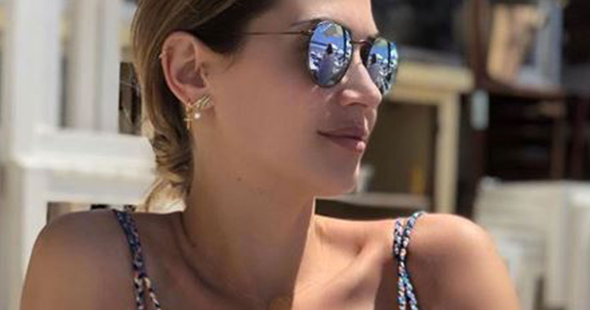 Melissa Satta: foto bollente in spiaggia e i fan impazziscono