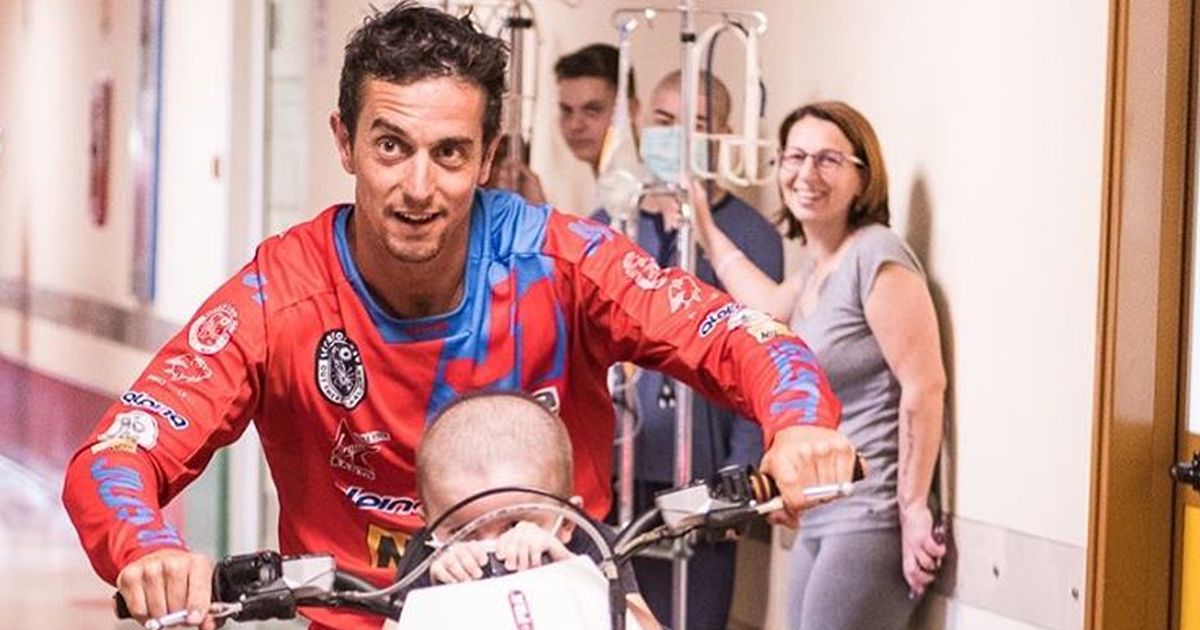 In ospedale con moto da cross e bambini: ecco la terapia di Vanni Oddera