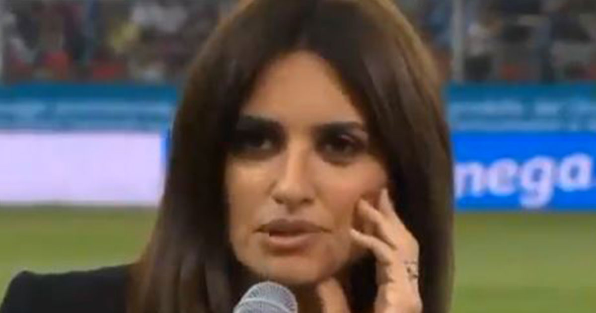 Penelope Cruz e la gaffe sulla pasta c**** e pepe