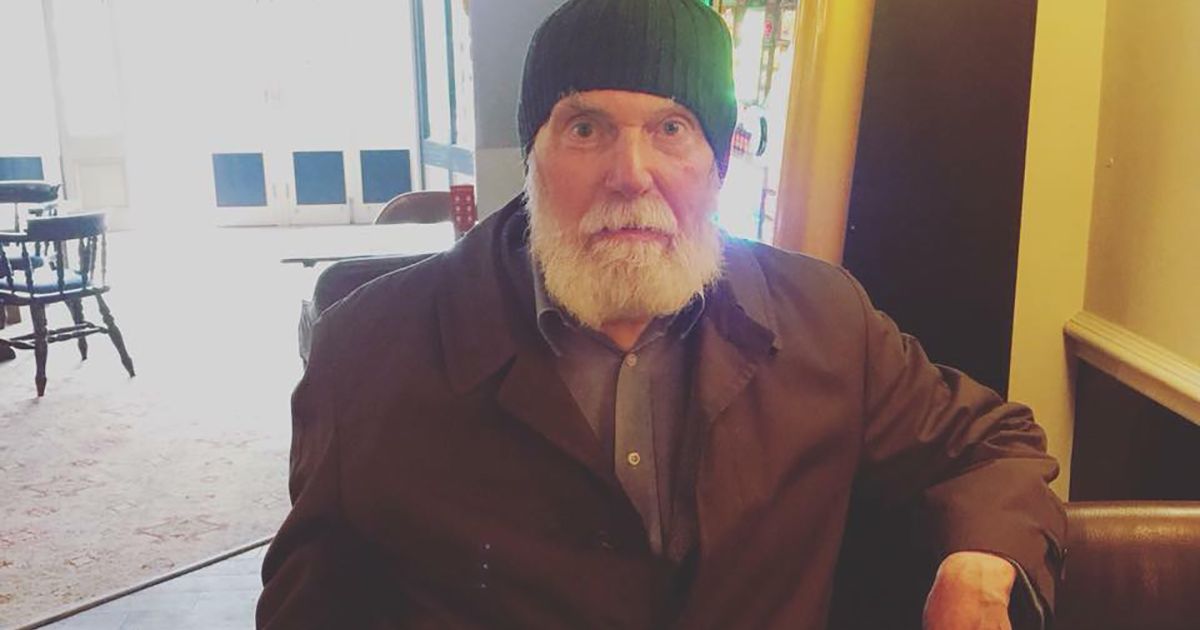 La storia di John, la sua birra e il gesto del barista che si è mosso per lui